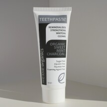 Organic Sweet Mint Charcoal Teethpaste 100g Image