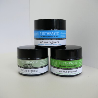 Organic Minty Teethpaste Jar Trio Image