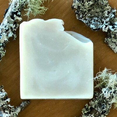 Oak Moss and Amber Natural Soap Bar Image