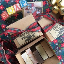 Giftbox - 8 assorted soaps - handmade, palm oil free Image