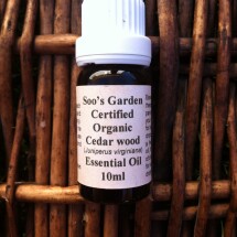 Cedarwood essential oil 10ml